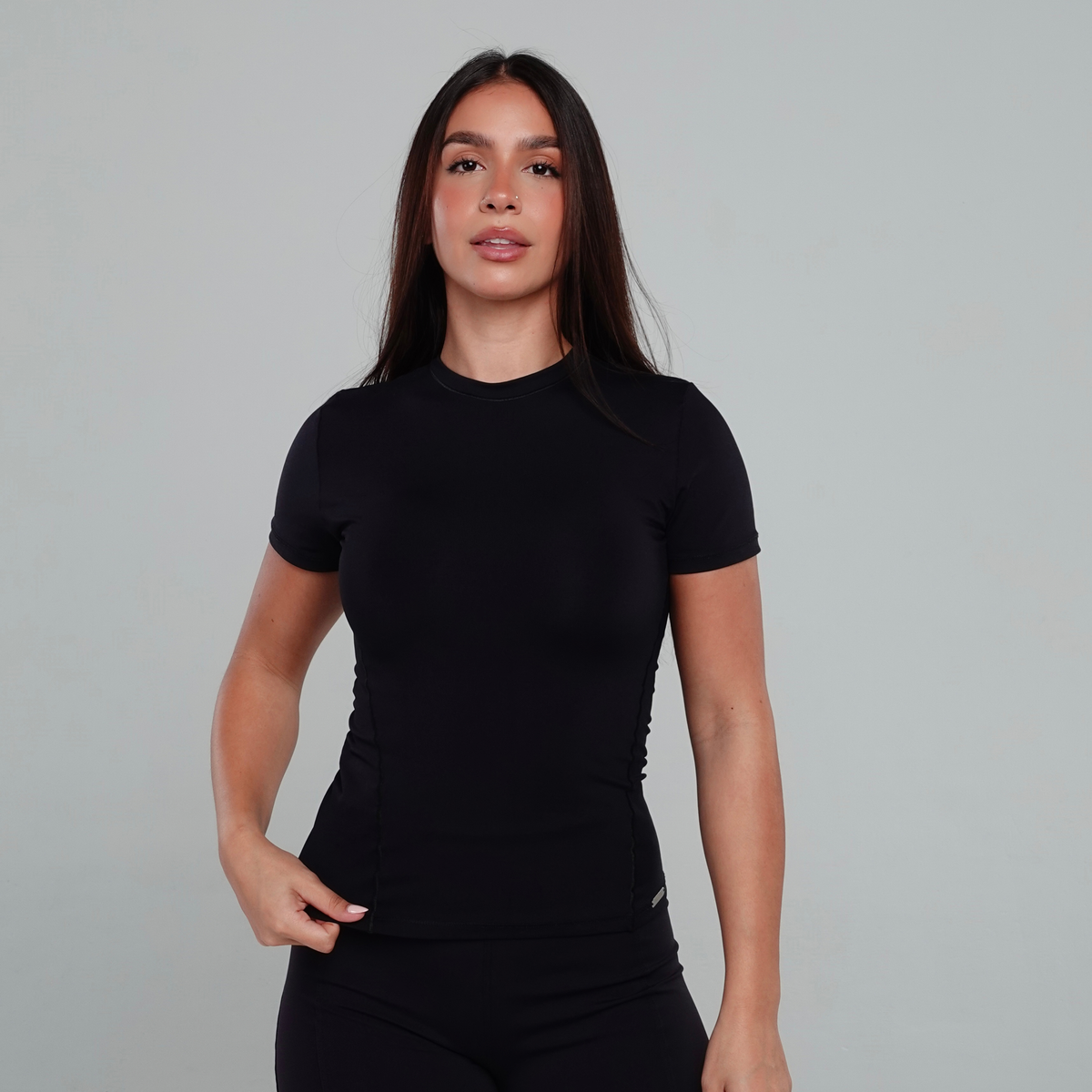 Camiseta Baby Tee - PRETO