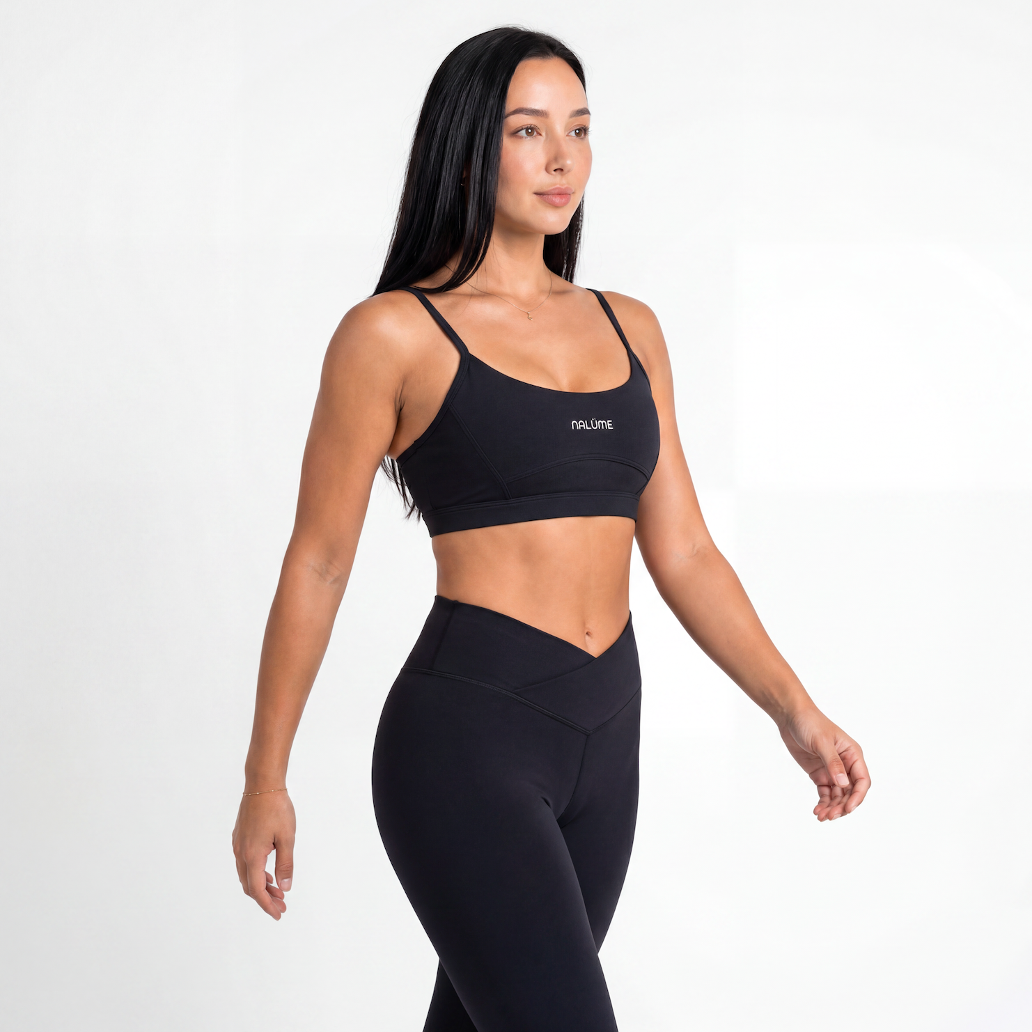 Top fitness Lua preto com sustentação média-alta — Nalüme